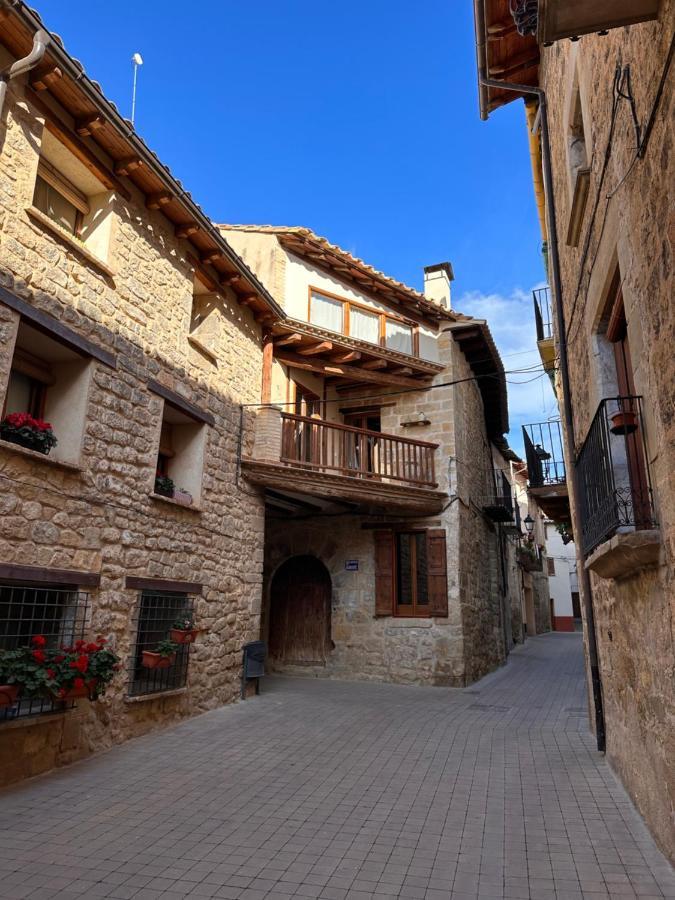 La Caseta Arnes Luaran gambar